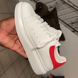 Hi I’m selling a pair of Alexander Mc Queen Shoes